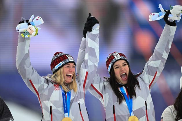 Alpine Skiing - Milano Cortina 2026 Winter Olympics: Day 4 Ariane Raedler and Katharina Huber from Austria participate in the Winter Olympic Games, Olympische Spiele, Olympia, OS at the Tofane Alpine Skiing Centre in Cortina, Italy, on February 10, 2026. Cortina Veneto Italy  Copyright: xFedericoxManonix originalFilename:manoni-olympics260210_npsJa.jpg
