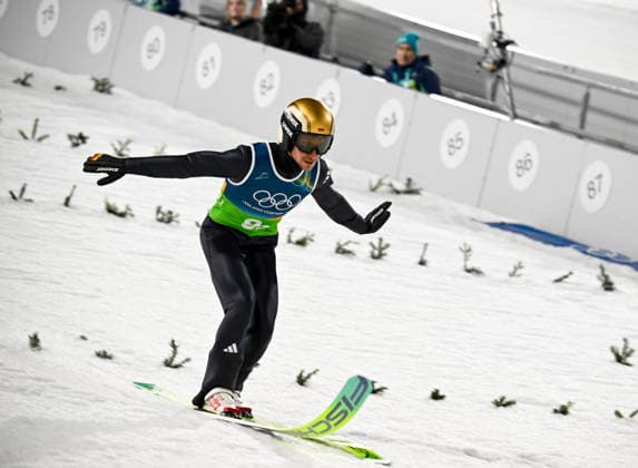 Felix Hoffmann of Germany during the Ski jumping, Skispringen, Ski, nordisch Mixed Team event at the Milano Cortina Winter Olympics at the Predazzo Ski Jumping Stadium on February 10, 2026. - MARKKU ULANDER Tesero Italy oU3zTBhQeDk  Copyright: xMarkkuxUlanderx oU3zTBhQeDk
