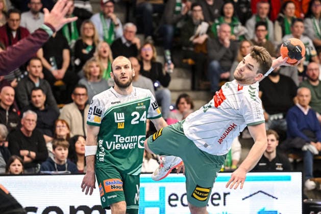 Goeppingen, Deutschland, 10.02.26: Marcel Schiller (FRISCH AUF! Goeppingen) undIan Weber (GWD Minden) im Zweikampf waehrend des Daikin Handball Bundesliga Spiels zwischen FRISCH AUF! Goeppingen vs GWD Minden in der EWS Arena am 10. Februar 2026 in Goeppingen, Deutschland. (Foto von Harry Langer DeFodi Images) Goeppingen, Germany, 10.02.26: Marcel Schiller (FRISCH AUF! Goeppingen) undIan Weber (GWD Minden) battle for the ball during the Daikin Handball Bundesliga match between FRISCH AUF! Goeppingen vs GWD Minden at EWS Arena on February 10, 2026 in Goeppingen, Germany. (Photo by Harry Langer DeFodi Images) (Photo by Harry Langer DeFodi Images) -