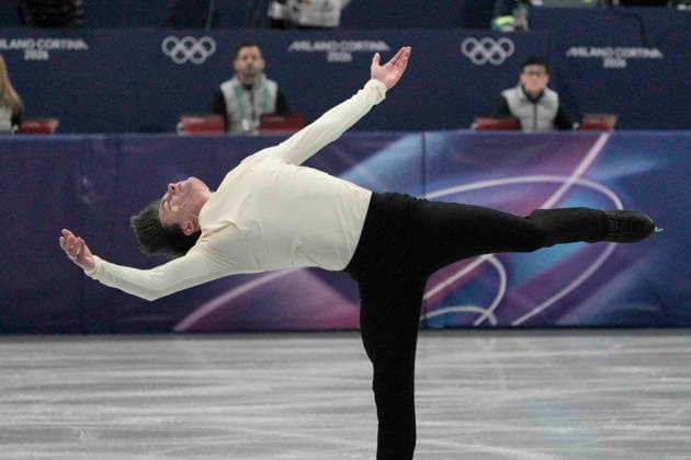 Maxim Naumov of United States performs his routine during the Men s Single Short Program Figure skating, Eiskunstlauf competition at the Milano Figure Skating Arena in Milan, Italy on Tuesday, February 10, 2026.  OLY20260210190 RichardxEllis