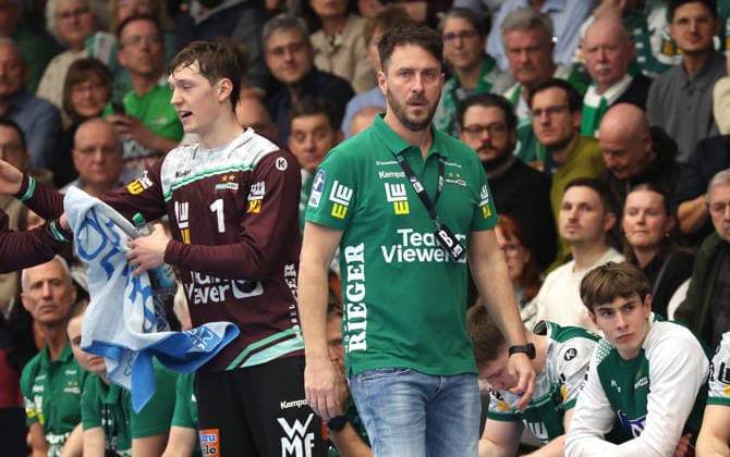 10.22.2026, Deutschland, Göppingen, Handball DAIKIN HBL, FRISCH AUF! Göppingen vs. GWD Minden, FAG Trainer Ben Matschke