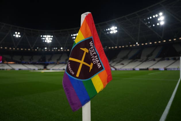 West Ham United v Manchester United, ManU Premier League A rainbow flag features on the corner flags during the Premier League match between West Ham United and Manchester United at the London Stadium, London, UK on 10 February 2026. London London Stadium UK Editorial use only DataCo restrictions apply See www.football-dataco.com , Copyright: xStephenxFlynnx PSI-23718-0005
