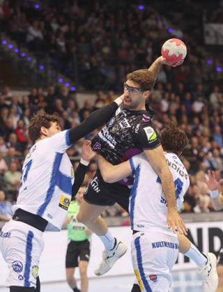 Stuttgart , Handball Daikin Bundesliga TVB Stuttgart vs. ThSV Eisenach , Antonio Serradilla ( TVB )