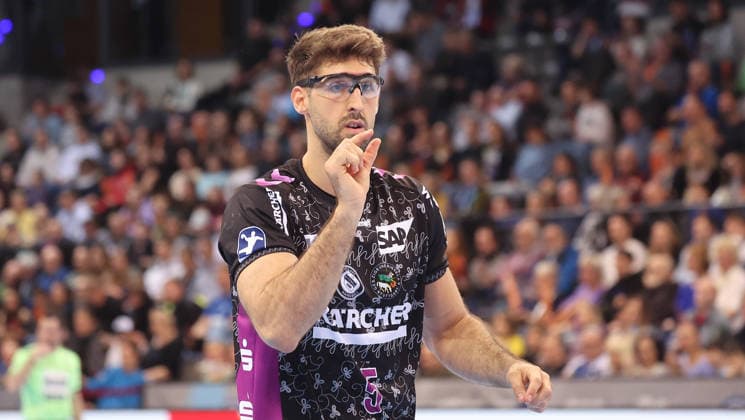 Stuttgart , Handball Daikin Bundesliga TVB Stuttgart vs. ThSV Eisenach , Antonio Serradilla ( TVB )