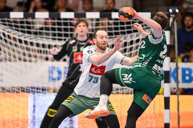 Goeppingen, Deutschland, 10.02.26: Alexander Weck (GWD Minden) und Erik Persson (FRISCH AUF! Goeppingen) im Zweikampf waehrend des Daikin Handball Bundesliga Spiels zwischen FRISCH AUF! Goeppingen vs GWD Minden in der EWS Arena am 10. Februar 2026 in Goeppingen, Deutschland. (Foto von Harry Langer DeFodi Images) Goeppingen, Germany, 10.02.26: Alexander Weck (GWD Minden) und Erik Persson (FRISCH AUF! Goeppingen) battle for the ball during the Daikin Handball Bundesliga match between FRISCH AUF! Goeppingen vs GWD Minden at EWS Arena on February 10, 2026 in Goeppingen, Germany. (Photo by Harry Langer DeFodi Images) (Photo by Harry Langer DeFodi Images) -