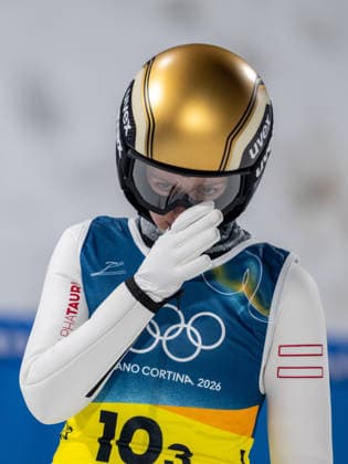 OLYMPICS - Winter Olympic Games, Olympische Spiele, Olympia, OS Milano Cortina 2026 VAL DI FIEMME,ITALY,10.FEB.26 - OLYMPICS, Ski jumping, Skispringen, Ski, nordisch - Winter Olympic Games Milano Cortina 2026, normal hill, mixed team. Image shows the disappointment of Julia Muehlbacher (AUT).  GEPAxpictures xOliverxLerch