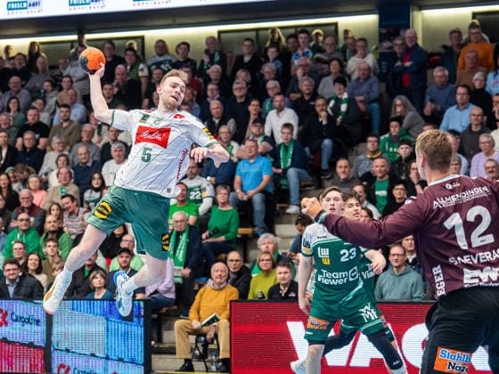 Florian Kranzmann (GWD Minden, 05) kommt frei vor Kristian Saeveras (Frisch Auf Goeppingen, 12) zum Wurf, Frisch Auf Goeppingen vs. GWD Minden, Handball, 1. Bundesliga, Herren, Spielzeit 2025 2026, 10.02.2026, Frisch Auf Goeppingen vs. GWD Minden, Handball, 1. Bundesliga, Herren, Spielzeit 2025 2026, 10.02.2026 Goeppingen Copyright: xEibner-Pressefoto MichaelxSchmidx EP_MST