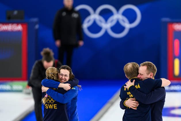 260210 Head coach Alison Kreviazuk, Coach Andreas Prytz and Isabella Wrana and Rasmus Wrana of Sweden celebrate after winningcompete in the mixed doubles curling final match between Sweden and USA during day 4 of the 2026 Winter Olympics on February 10, 2026 in Cortina. Photo: Joel Marklund BILDBYRAN kod JM JM0787 bbeng curling Olympic Games, Olympische Spiele, Olympia, OS olympics winter olympics os ol olympiska spel vinter-os olympiske leker milano cortina 2026 milan cortina 2026 milano cortina 2026 olympic games milano cortina 2026 winter olympic games milano cortina-os milano cortina-ol vinter-ol final sverige sweden usa united states jubel gold guld *** 260210 Head coach Alison Kreviazuk, Coach Andreas Prytz and Isabella Wrana and Rasmus Wrana of Sweden celebrate after winningcompete in the mixed doubles curling final match between Sweden and USA during day 4 of the 2026 Winter Olympics on February 10, 2026 in Cortina Photo Joel Marklund BILDBYRAN kod JM JM0787 bbeng curling olympic games olympics winter olympics os ol olympiska spel vinter os olympiske leker milano cortina 2026 milan cortina 2026 milano cortina 2026 olympic games milano cortina 2026 winter olympic games milano cortina os milano cortina ol vinter ol final sverige sweden usa united states jubel gold guld  Copyright: JOELxMARKLUND BB260210JM220