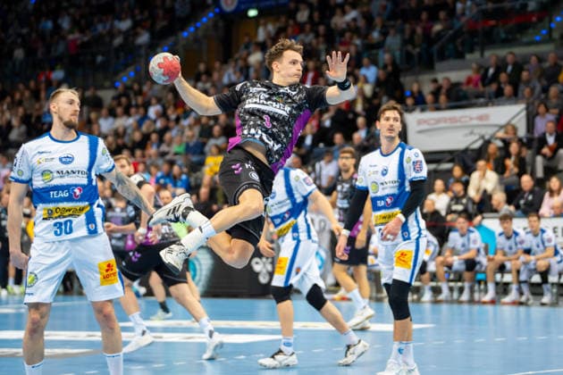 Handball I Herren I Saison 2025-2026 I Bundesliga I 20. Spieltag I TVB Stuttgart - ThSV Eisenach I 10.02.2026 Max Häfner (3, TVB Stuttgart) im Wurf Stuttgart Porsche Arena Baden-Württemberg Deutschland Copyright: xLobeca MaxxPetershansx