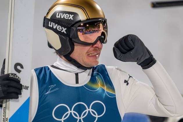 OLYMPICS - Winter Olympic Games, Olympische Spiele, Olympia, OS Milano Cortina 2026 VAL DI FIEMME,ITALY,10.FEB.26 - OLYMPICS, Ski jumping, Skispringen, Ski, nordisch - Winter Olympic Games Milano Cortina 2026, normal hill, mixed team. Image shows the rejoicing of Anze Lanisek (SLO).  GEPAxpictures xOliverxLerch