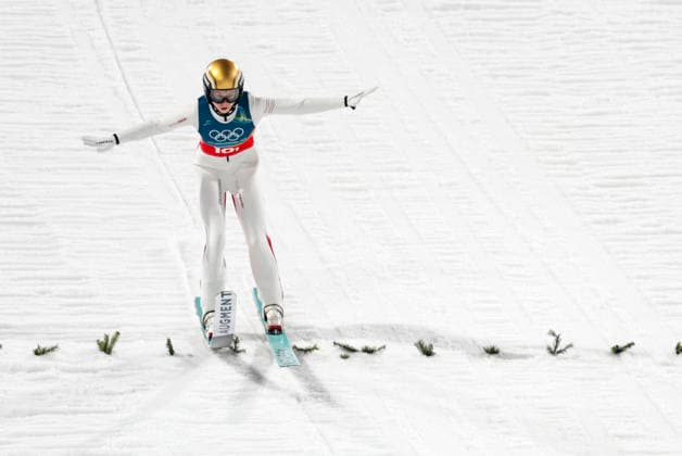 OLYMPICS - Winter Olympic Games, Olympische Spiele, Olympia, OS Milano Cortina 2026 PREDAZZO,ITALY,10.FEB.26 - OLYMPICS, Ski jumping, Skispringen, Ski, nordisch - Winter Olympic Games Milano Cortina 2026, normal hill, mixed team. Image shows Lisa Eder (AUT).  GEPAxpictures xMatthiasxTrinkl