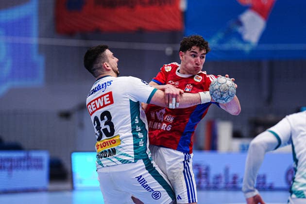 Luka Rogan (SC DHfK Leipzig, 33), Elias Kofler (Handball Verein Hamburg, 06) GER, Handball Sport Verein Hamburg vs. SC DHfK Leipzig, Handball, 1. Bundesliga, Spieltag 20, Saison 2025 2026, 10.02.2026 GER, Handball Sport Verein Hamburg vs. SC DHfK Leipzig, Handball, 1. Bundesliga, Spieltag 20, Saison 2025 2026, 10.02.2026 Hamburg Copyright: xEibner-Pressefoto MarcelxvonxFehrnx EP_MFN