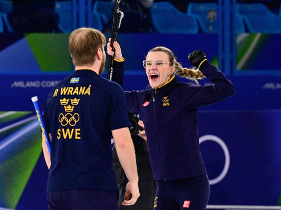 CORTINA, ITALY 20260210 Sweden s Isabella Wrana and Rasmus Wrana celebrate their victory against the USA s Cory Thiesse and Korey Dropkin in the Olympic mixed curling final in Cortina. *** The image is included in the SPORTS PACKAGE. For others PAYMENT IMAGE ** CORTINA ITALY x10030x *** CORTINA, ITALY 20260210 Sweden s Isabella Wrana and Rasmus Wrana celebrate their victory against the USA s Cory Thiesse and Korey Dropkin in the Olympic mixed curling final in Cortina The image is included in the SPORTS PACKAGE For others PAYMENT IMAGE CORTINA ITALY x10030x  Copyright: xJonasxEkströmer TTx 2026 OLYMPICS MIXED CURLING FINAL