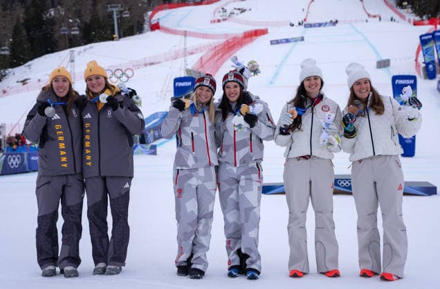 (260210) -- CORTINA D AMPEZZO, Feb. 10, 2026 -- Gold medalists Ariane Raedler (3rd L) and Katharina Huber (3rd R) of Austria, Silver medalists Kira Weidle-Winkelmann (1st L) and Emma Aicher (2nd L) of Germany and bronze medalists Jacqueline Wiles (2nd R) and Paula Moltzan of the United States pose for a photo during the awarding ceremony of the alpine skiing women s team combined at the Milan-Cortina 2026 Olympic Winter games, Winterspiele,Spiele, Summer games in Cortina, Italy, Feb. 10, 2026. ) (MICO2026)ITALY-CORTINA D AMPEZZO-OLYMPIC WINTER GAMES-ALPINE SKIING-WOMEN S TEAM COMBINED FeixMaohua 