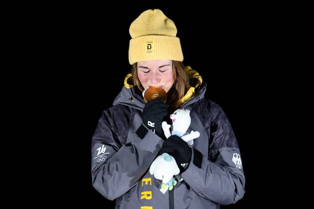 Olympische Winterspiele Milano Cortina 2026 Rennrodeln Einsitzer Frauen am 10.02.2026 im Cortina Sliding Centre in Cortina d™Ampezzo Julia Taubitz ( Deutschland ) gewinnt die Gold Medaille *** Olympic Winter Games Milano Cortina 2026 Luge Single Seater Women on 10 02 2026 at the Cortina Sliding Center in Cortina d™Ampezzo Julia Taubitz Germany wins the gold medal xMSx