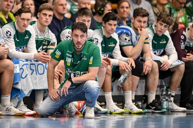 Goeppingen, Deutschland, 10.02.26: Trainer Ben Matschke (FRISCH AUF! Goeppingen) Schaut waehrend des Daikin Handball Bundesliga Spiels zwischen FRISCH AUF! Goeppingen vs GWD Minden in der EWS Arena am 10. Februar 2026 in Goeppingen, Deutschland. (Foto von Harry Langer DeFodi Images) Goeppingen, Germany, 10.02.26: Trainer Ben Matschke (FRISCH AUF! Goeppingen) Looks on during the Daikin Handball Bundesliga match between FRISCH AUF! Goeppingen vs GWD Minden at EWS Arena on February 10, 2026 in Goeppingen, Germany. (Photo by Harry Langer DeFodi Images) (Photo by Harry Langer DeFodi Images) -