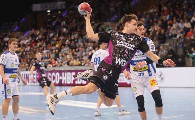 Stuttgart , Handball Daikin Bundesliga TVB Stuttgart vs. ThSV Eisenach , Max Häfner ( TVB )