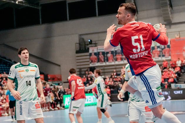 Deutschland: Handball-Bundesliga, DAIKIN HBL 2025 26, 20. Spieltag Handball Verein Hamburg vs SC DHfK Leipzig Sporthalle Hamburg (Hamburg): Casper U. Mortensen (HSV Hamburg, 51), Marko Mamic (SC DHfK Leipzig, 14), Jan Schmidt (HSV Hamburg, 42), Franz Semper (SC DHfK Leipzig, 32) Copyright: xStefanxTrochax