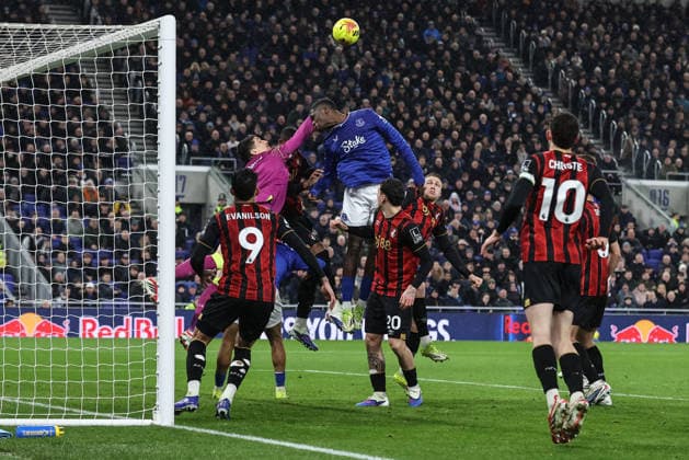 Premier League Everton v Bournemouth Bournemouth goalkeeper Djordje Petrovic punches the ball clear during the Premier League match Everton vs Bournemouth at Hill Dickinson Stadium, Liverpool, United Kingdom on 10 February 2026 (Photo by Alfie Cosgrove News Images) Liverpool Hill Dickinson Stadium Merseyside United Kingdom Copyright: xAlfiexCosgrove NewsxImagesx