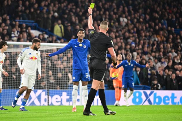 Chelsea v Leeds United, Premier League Chelsea defender Josh Acheampong (34) shown a yellow card, booked during the Premier League match between Chelsea and Leeds United at Stamford Bridge, London, UK on 10 February 2026. London Stamford Bridge Greater London UK Editorial use only DataCo restrictions apply See www.football-dataco.com , Copyright: xDennisxGoodwinx PSI-23726-0023
