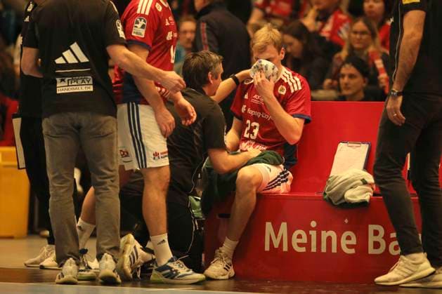 Foto : Einar OLAFSSON (HSV) verletzte sich Handball Herren 1. Bundesliga am Di. 10.02.2026 HSV Handball - SC DHFK Leipzig