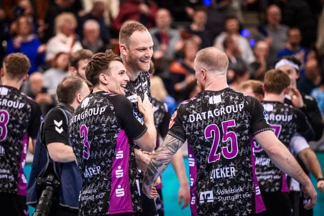 Max Haefner (TVB Stuttgart, 03), Lenny Rubin (TVB Stuttgart, 44) und Patrick Zieker (TVB Stuttgart, 25) - Freude, Jubel, Lachen nach Heimsieg gegen den ThSV Eisenach GER, TVB Stuttgart - ThSV Eisenach, DAIKIN HBL, Handball, Bundesliga, 20. Spieltag, Spielzeit 2025 2026, 09.02.2026 GER, TVB Stuttgart - ThSV Eisenach, DAIKIN HBL, Handball, Bundesliga, 20. Spieltag, Spielzeit 2025 2026, 09.02.2026 Stuttgart Copyright: xSandyxDinkelackerx EP_SDR
