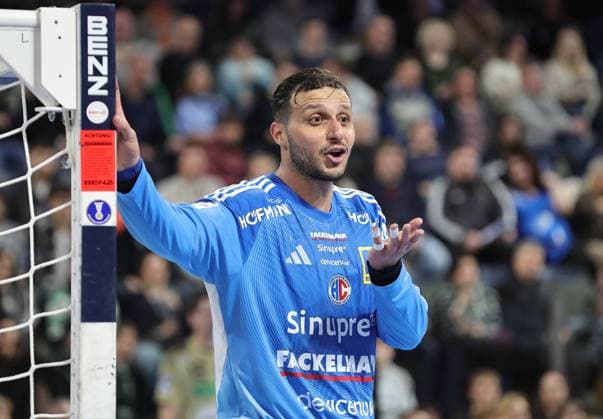 10.02.2026 - Handball - 1. Bundesliga DAIKIN HBL - Saison 2025 2026 - 20. Spieltag: HC Erlangen Metropolregion Nürnberg HCE - TSV Hannover-Burgdorf ( Die Recken ) - DaMa - xdaxmax - Khalifa Ghedbane (96, HC Erlangen HCE ) gestikuliert nachdenklich