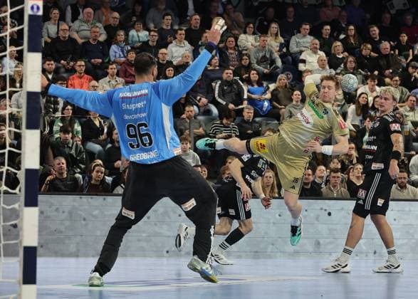 10.02.2026 - Handball - 1. Bundesliga DAIKIN HBL - Saison 2025 2026 - 20. Spieltag: HC Erlangen Metropolregion Nürnberg HCE - TSV Hannover-Burgdorf ( Die Recken ) - DaMa - xdaxmax - Khalifa Ghedbane (96, HC Erlangen HCE ) Jonathan Edvardsson (26, TSV Hannover-Burgdorf )