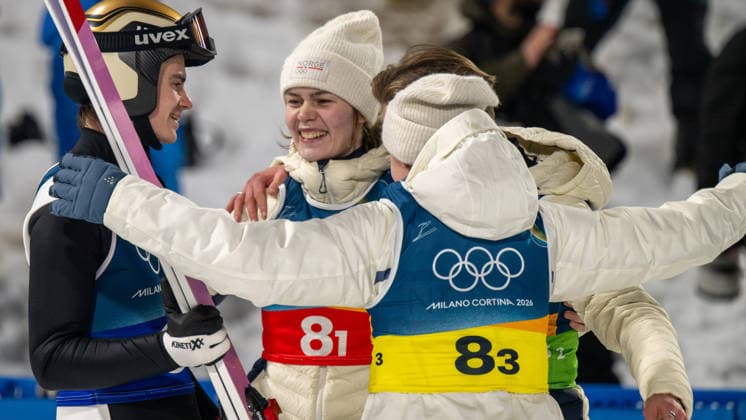 OLYMPICS - Winter Olympic Games, Olympische Spiele, Olympia, OS Milano Cortina 2026 VAL DI FIEMME,ITALY,10.FEB.26 - OLYMPICS, Ski jumping, Skispringen, Ski, nordisch - Winter Olympic Games Milano Cortina 2026, normal hill, mixed team. Image shows the rejoicing of Marius Lindvik, Anna Odine Stroem, Eirin Maria Kvandal and Kristoffer Eriksen Sundal (NOR).  GEPAxpictures xOliverxLerch