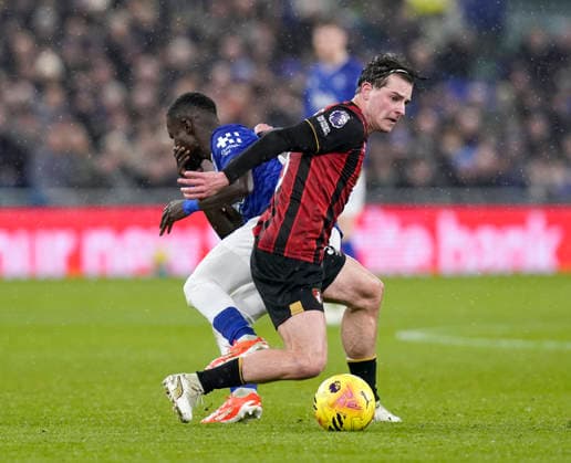 Liverpool, England, 10th February 2026. Idrissa Gueye of Everton catches an elbow from Alex Scott of Bournemouth during the Everton vs AFC Bournemouth Premier League match at Hill Dickinson Stadium, Liverpool. Picture credit should read: Andrew Yates Sportimage EDITORIAL USE ONLY. No use with unauthorised audio, video, data, fixture lists, club league logos or live services. Online in-match use limited to 120 images, no video emulation. No use in betting, games or single club league player publications. SPI_020_AY_Everton_Leedsx SPI-4516-0018