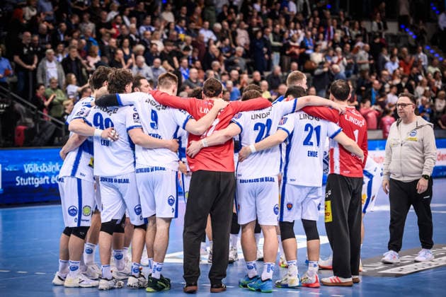 Teamspirit, Teamgeist, Teamkreis - Nach dem Spiel ist vor dem Spiel GER, TVB Stuttgart - ThSV Eisenach, DAIKIN HBL, Handball, Bundesliga, 20. Spieltag, Spielzeit 2025 2026, 09.02.2026 GER, TVB Stuttgart - ThSV Eisenach, DAIKIN HBL, Handball, Bundesliga, 20. Spieltag, Spielzeit 2025 2026, 09.02.2026 Stuttgart Copyright: xSandyxDinkelackerx EP_SDR