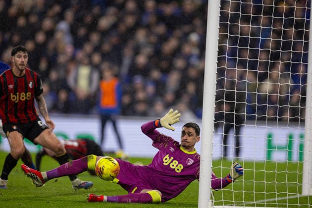 Football - FA Premier League - Everton FC v Bournemouth AFC LIVERPOOL, ENGLAND - Tuesday, February 10, 2026: Bournemouth s goalkeeper ÄorÄ‘e PetroviÄ‡ makes a save during the FA Premier League match between Everton FC and Bournemouth AFC at Bramley-Moore Dock. (Photo by David Rawcliffe Propaganda) LIVERPOOL Bramley-Moore Dock MERSEYSIDE ENGLAND  Copyright: xDavidxRawcliffex P2026-02-10-Everton_Bournemouth-12