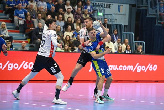 RECORD DATE NOT STATED Kay Smits (VfL Gummersbach 31) gegen 43 Blaz Blagotinsek (SG Flensburg-Handewitt 43) VfL Gummersbach vs SG Flensburg-Handewitt. , Handball, Daikin 1. Bundesliga, 20. Spieltag, Spielzeit 2025-2026, Schwalbe Arena Gummersbach, 10.02.2026 VfL Gummersbach vs SG Flensburg-Handewitt. , Handball, Daikin 1. Bundesliga, 20. Spieltag, Spielzeit 2025-2026, Schwalbe Arena Gummersbach, 10.02.2026 Gummersbach Copyright: xEibner-Pressefoto JuergenxAugstx EP_JAT
