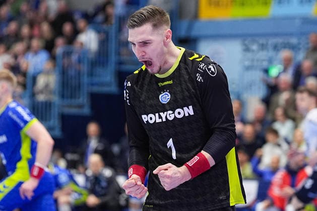 10.02.2026, xydrx, Handball, 1.HBL, VfL Gummersbach - SG Flensburg-Handewitt, Schwalbe-Arena: Dominik Kuzmanovic (VfL Gummersbach 1) jubelnd Photo: xYannisxDreimannxPressefotoKochx Nordrhein-Westfahlen Deutschland