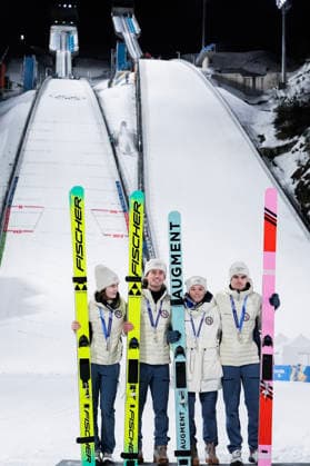Vinter-OL i Milano Cortina 2026 Val di Fiemme, Italy 20260210. Silver medalists Eirin Maria Kvandal, Marius Lindvik, Anna Odine Strom and Kristoffer Eriksen Sundal receive the silver medal during the medal ceremony for the mixed team competition in Ski jumping, Skispringen, Ski, nordisch in Predazzo during the Winter Olympics in Milano Cortina 2026. Photo: Terje Pedersen NTB Val di Fiemme Italia EDITORIAL USE ONLY. RESTRICTED USE FOR BETTING COMPANIES Ref:_SPO5MEuVNjm0uQ.jpg *** Winter Olympics in Milano Cortina 2026 Val di Fiemme, Italy 20260210 Silver medalists Eirin Maria Kvandal, Marius Lindvik, Anna Odine Strom and Kristoffer Eriksen Sundal receive the silver medal during the medal ceremony for the mixed team competition in ski jumping in Predazzo during the Winter Olympics in Milano Cortina 2026 Photo Terje Pedersen NTB Val di Fiemme Italia EDITORIAL USE ONLY RESTRICTED USE FOR BETTING COMPANIES  Copyright: xTerjexPedersenx xNTBx