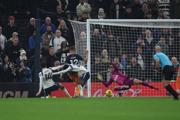 Tottenham Hotspur v Newcastle United, Premier League GOAL Newcastle United Defender Malick Thiaw (12) makes it 0-1 during the Premier League match between Tottenham Hotspur and Newcastle United at Tottenham Hotspur Stadium, London, UK on 10 February 2026. London Tottenham Hotspur Stadium London UK Editorial use only DataCo restrictions apply See www.football-dataco.com , Copyright: xChrisxFoxwellx PSI-23717-0022