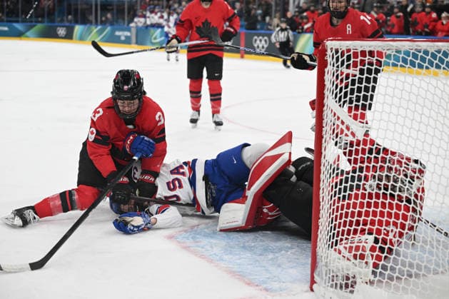 MURPHY Abbey (USA) fight with LAROCQUE Jocelyne (CAN) during Ice hockey, Eishockey - CANADA vs USA, Olympic Winter games, Winterspiele,Spiele, Summer games Milano-Cortina 2026 in Milano, Italy, February 10 2026  Copyright: xFilippoxTomasi IPAxSportx xipa-agency.netx xx IPA_71238140 IPA_Agency_IPA71238140
