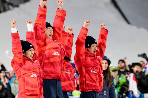 OLYMPICS - Winter Olympic Games, Olympische Spiele, Olympia, OS Milano Cortina 2026 PREDAZZO,ITALY,10.FEB.26 - OLYMPICS, Ski jumping, Skispringen, Ski, nordisch - Winter Olympic Games Milano Cortina 2026, normal hill, mixed team, medal ceremony. Image shows the rejoicing of Nozomi Maruyama, Ryoyu Kobayashi, Sara Takanashi and Ren Nikaido (JPN).  GEPAxpictures xMatthiasxTrinkl
