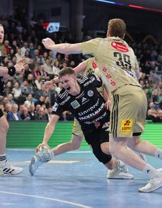 10.02.2026 - Handball - 1. Bundesliga DAIKIN HBL - Saison 2025 2026 - 20. Spieltag: HC Erlangen Metropolregion Nürnberg HCE - TSV Hannover-Burgdorf ( Die Recken ) - DaMa - xdaxmax - Sander Andreassen Overjordet ( 8, HC Erlangen HCE ) Marian Michalczik (22, TSV Hannover-Burgdorf ) Lukas Stutzke (39, TSV Hannover-Burgdorf )