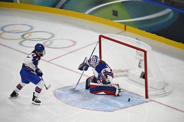 Winter Olympics - Canada v USA At Women s Preliminary Group A Match Team United States and Team Canada during the Women s Preliminary Group A match between United States and Canada on day four of the Milano Cortina 2026 Winter Olympic Games, Olympische Spiele, Olympia, OS at Milano Santa Giulia Ice hockey, Eishockey Arena on February 10, 2026 in Milan, Italy. Photo by JMP ABACAPRESS.COM Milan Italy  Copyright: xJMP ABACAx