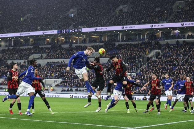 Premier League Everton v Bournemouth Jarrad Branthwaite of Everton heads on goal from a corner during the Premier League match Everton vs Bournemouth at Hill Dickinson Stadium, Liverpool, United Kingdom on 10 February 2026 (Photo by Alfie Cosgrove News Images) Liverpool Hill Dickinson Stadium Merseyside United Kingdom Copyright: xAlfiexCosgrove NewsxImagesx