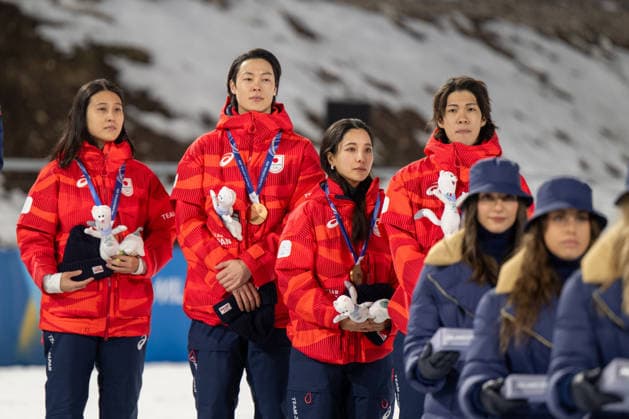 OLYMPICS - Winter Olympic Games, Olympische Spiele, Olympia, OS Milano Cortina 2026 VAL DI FIEMME,ITALY,10.FEB.26 - OLYMPICS, Ski jumping, Skispringen, Ski, nordisch - Winter Olympic Games Milano Cortina 2026, normal hill, mixed team. Image shows team Japan with Nozomi Maruyama, Ryoyu Kobayashi, Sara Takanashi and Ren Nikaido (JPN) with their bronze medals.  GEPAxpictures xOliverxLerch