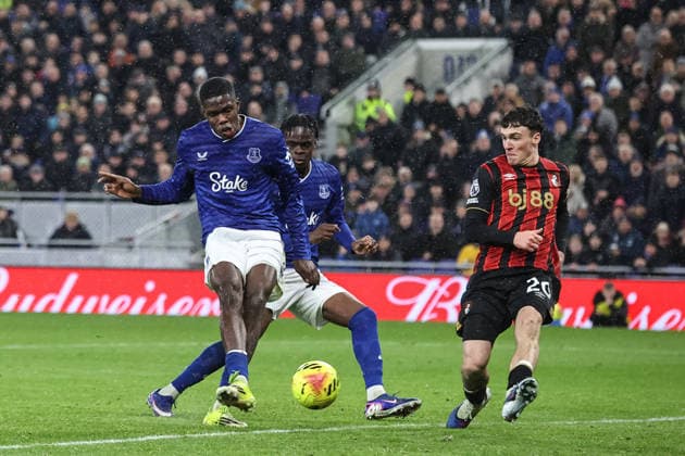 Premier League Everton v Bournemouth Thierno Barry of Everton shoots on goal during the Premier League match Everton vs Bournemouth at Hill Dickinson Stadium, Liverpool, United Kingdom on 10 February 2026 (Photo by Alfie Cosgrove News Images) Liverpool Hill Dickinson Stadium Merseyside United Kingdom Copyright: xAlfiexCosgrove NewsxImagesx