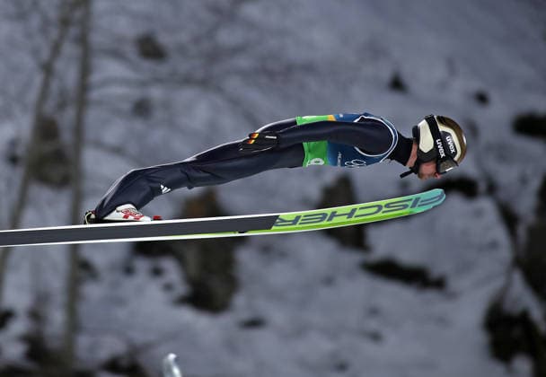 Olympische Winterspiele, Olympia, Skispringen, Mixed Team, Normalschanze, Val di Fiemme, Predazzo, Olympiaschanze HOFFMANN Felix (GER) im Flug, Flugfoto, Sprung, Vorlage, Flugphase *** Olympic Winter Games, Olympics, ski jumping, mixed team, normal hill, Val di Fiemme, Predazzo, Olympic ski jump HOFFMANN Felix GER in flight, flight photo, jump, template, flight phase