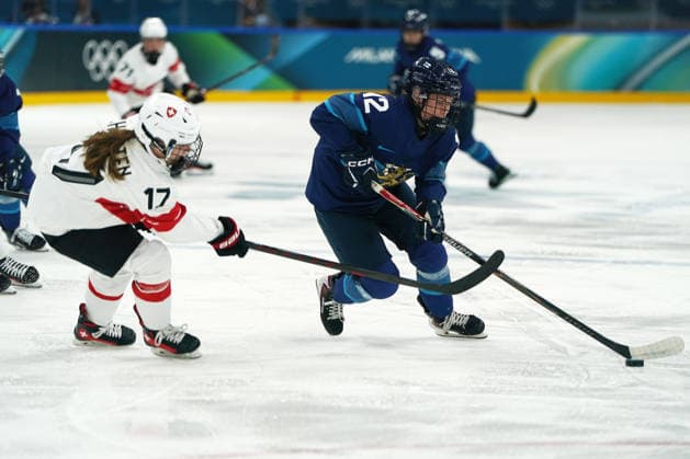 Milano Cortina, 2026 , Winter Olympic Games, Olympische Spiele, Olympia, OS Olympische Winter-Olympische spiele 2026 , Eishockey Frauen, Women s Preliminary Round Kanada vs USA Finnland-Schweiz, Finland-Switzerland Ice hockey, Eishockey Arena Rho Milano, Lara Christen Schweiz, Sanni vanhanen, Finland, Finnland, FIN Photocopyright Gladys Chai von der Laage *** Milano Cortina, 2026 , Winter Olympic Games, Olympic Winter Olympic Games 2026 , Ice Hockey Women, Women s Preliminary Round Canada vs USA Finland Switzerland, Finland Switzerland Ice Hockey Arena Rho Milano, Lara Christen Switzerland, Sanni vanhanen, Finland, Finland, FIN Photocopyright Gladys Chai von der Laage