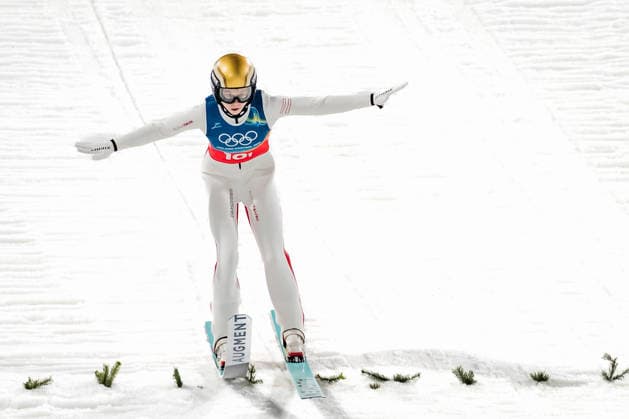 OLYMPICS - Winter Olympic Games, Olympische Spiele, Olympia, OS Milano Cortina 2026 PREDAZZO,ITALY,10.FEB.26 - OLYMPICS, Ski jumping, Skispringen, Ski, nordisch - Winter Olympic Games Milano Cortina 2026, normal hill, mixed team. Image shows Lisa Eder (AUT).  GEPAxpictures xMatthiasxTrinkl
