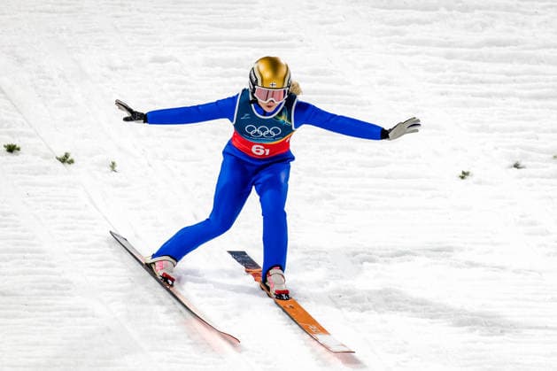 OLYMPICS - Winter Olympic Games, Olympische Spiele, Olympia, OS Milano Cortina 2026 PREDAZZO,ITALY,10.FEB.26 - OLYMPICS, Ski jumping, Skispringen, Ski, nordisch - Winter Olympic Games Milano Cortina 2026, normal hill, mixed team. Image shows Heta Hirvonen (FIN).  GEPAxpictures xMatthiasxTrinkl