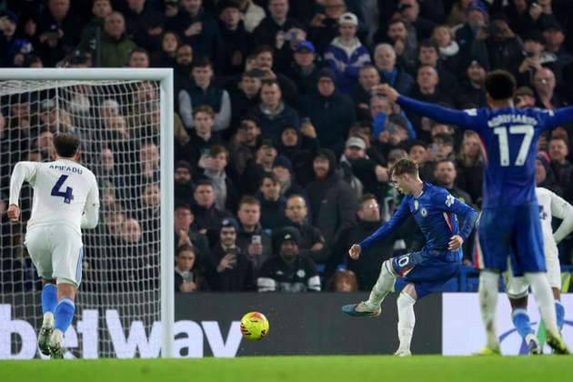 Chelsea v Leeds United - Premier League Cole Palmer of Chelsea scores penalty and 2nd goal during the Premier League match between Chelsea and Leeds United at Stamford Bridge on February 10, 2026 in London, England. WARNING! This Photograph May Only Be Used For Newspaper And Or Magazine Editorial Purposes. May Not Be Used For Publications Involving 1 player, 1 Club Or 1 Competition Without Written Authorisation From Football DataCo Ltd. For Any Queries, Please Contact Football DataCo Ltd on +44 (0) 207 864 9121 London Stamford Bridge England United Kingdom Copyright: xAllstarxPicturexLibraryxLtdx