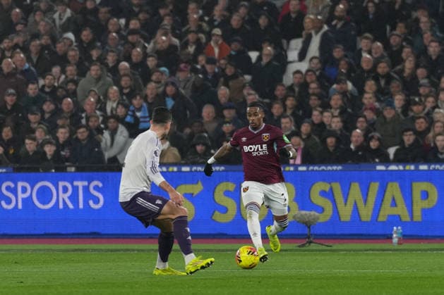 West Ham United v Manchester United, ManU Premier League West Ham United midfielder Crysencio Summerville (7) on the ball during the Premier League match between West Ham United and Manchester United at the London Stadium, London, UK on 10 February 2026. London London Stadium UK Editorial use only DataCo restrictions apply See www.football-dataco.com , Copyright: xStephenxFlynnx PSI-23718-0056