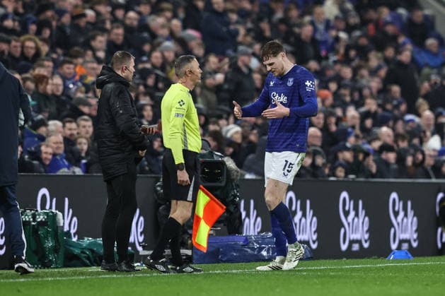 Premier League Everton v Bournemouth Jake O Brien of Everton reacts after he™s given a red card during the Premier League match Everton vs Bournemouth at Hill Dickinson Stadium, Liverpool, United Kingdom on 10 February 2026 (Photo by Alfie Cosgrove News Images) Liverpool Hill Dickinson Stadium Merseyside United Kingdom Copyright: xAlfiexCosgrove NewsxImagesx